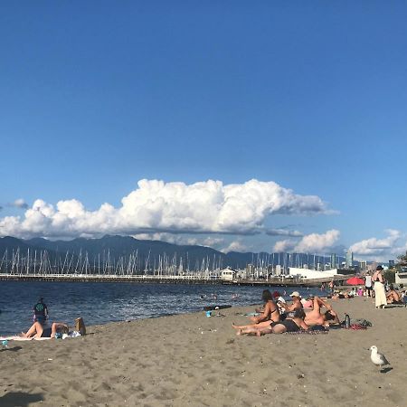Heart Of Kitsilano Area,5 Mins Walk To Kits Beach,No Share With Other People Stay แวนคูเวอร์ ภายนอก รูปภาพ